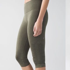 Lululemon In The Flow Crop Legging